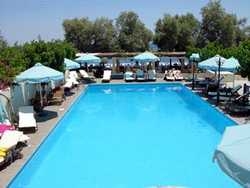 Imagen de la piscina del Hotel Roussos Beach. Foto 8