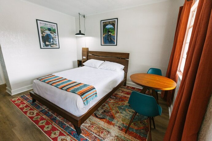 Imagen de la habitación del Hotel Route 19 Inn. Foto 15