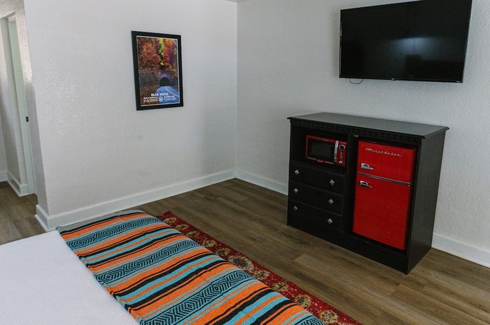 Imagen de la habitación del Hotel Route 19 Inn. Foto 16