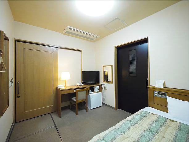 Imagen de la habitación del Hotel Route-Inn Yokkaichi. Foto 12