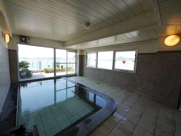 Imagen de la piscina del Hotel Route-inn Mojikou. Foto 20