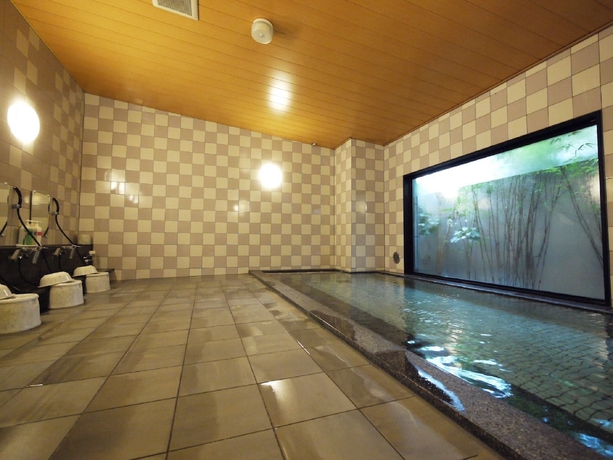 Imagen de la piscina del Hotel Route-inn Suzuka. Foto 19