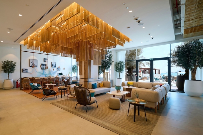 Imagen de los interiores del Hotel Rove Al Marjan Island. Foto 15