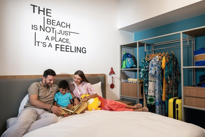 Imagen de la habitación del Hotel Rove Al Marjan Island. Foto 6