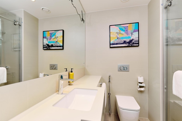 Imagen de la habitación del Hotel Rove Al Marjan Island. Foto 8