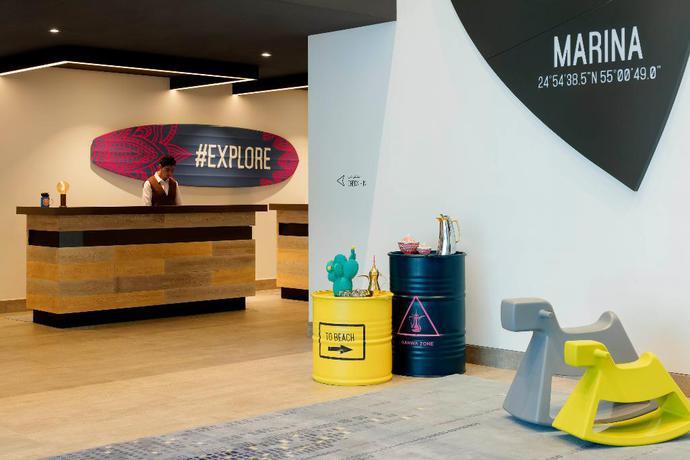 Imagen de los interiores del Hotel Rove Dubai Marina. Foto 13