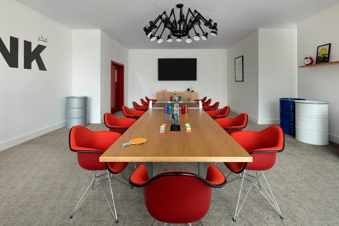 Imagen de los interiores del Hotel Rove Dubai Marina. Foto 14