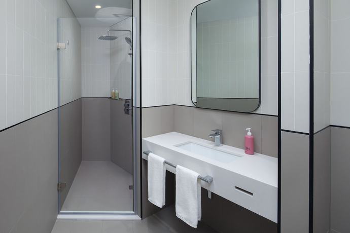 Imagen de la habitación del Hotel Rove Expo City. Foto 10