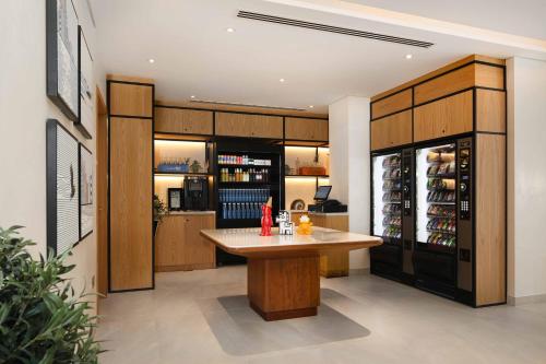 Imagen de los interiores del Hotel Rove JBR. Foto 9