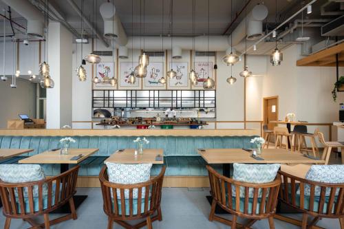 Imagen del bar/restaurante del Hotel Rove JBR. Foto 2