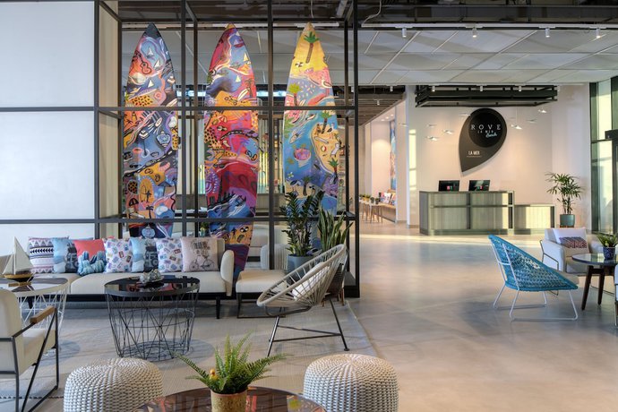 Imagen de los interiores del Hotel Rove La Mer Beach, Jumeirah. Foto 16