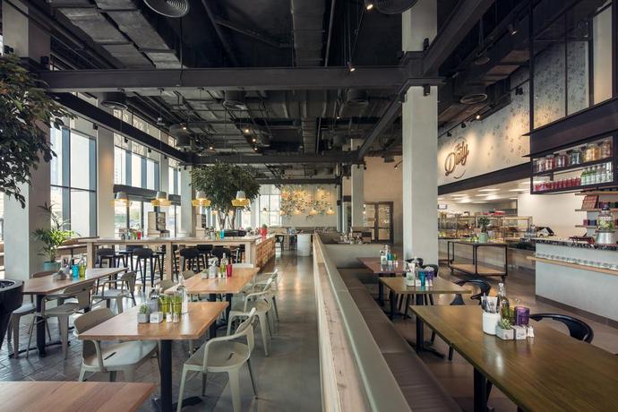 Imagen del bar/restaurante del Hotel Rove Trade Centre. Foto 2