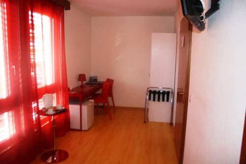 Imagen de la habitación del Hotel Rovere, Losone. Foto 7