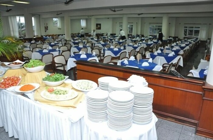 Imagen del bar/restaurante del Hotel Rovi Plaza. Foto 19