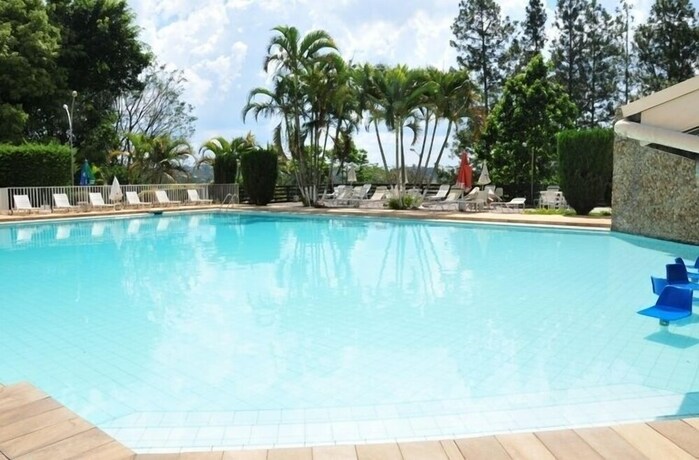 Imagen de la piscina del Hotel Rovi Plaza. Foto 37