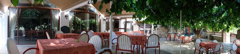 Imagen del bar/restaurante del Hotel Rovies. Foto 3