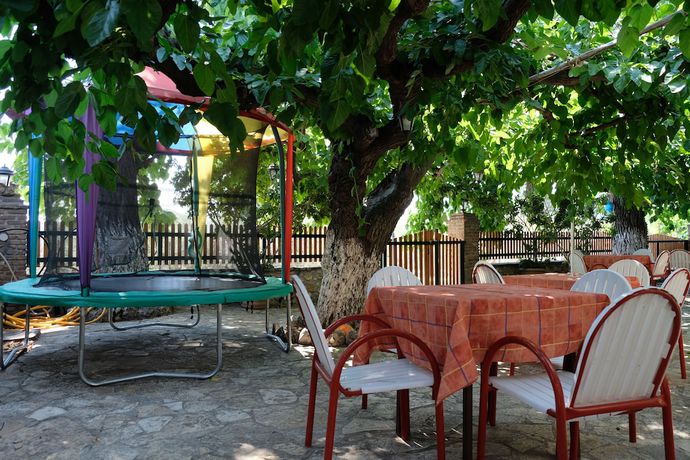 Imagen de los exteriores del Hotel Rovies. Foto 14