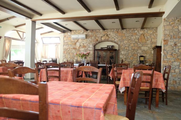 Imagen del bar/restaurante del Hotel Rovies. Foto 5