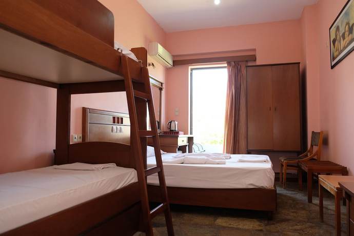 Imagen de la habitación del Hotel Rovies. Foto 13