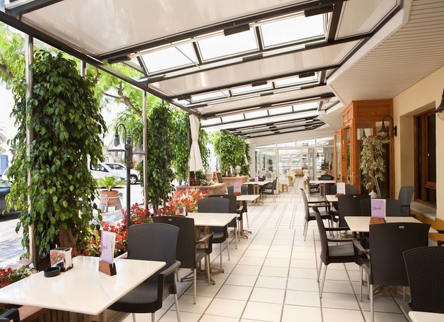 Imagen del bar/restaurante del Hotel Rovira. Foto 2