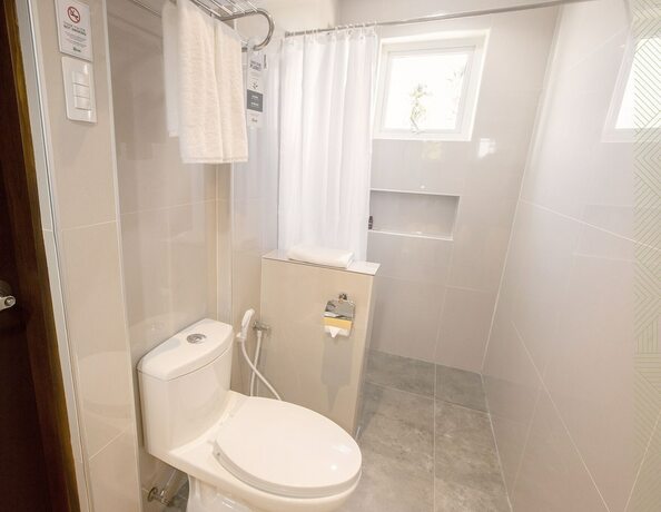 Imagen general del Hotel Rovira Suites. Foto 4