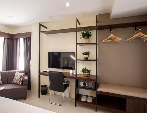 Imagen general del Hotel Rovira Suites. Foto 9