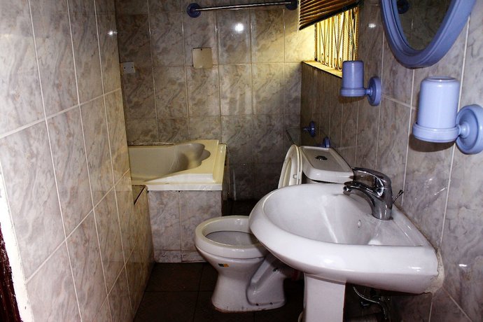 Imagen de la habitación del Hotel Row and Suites. Foto 2