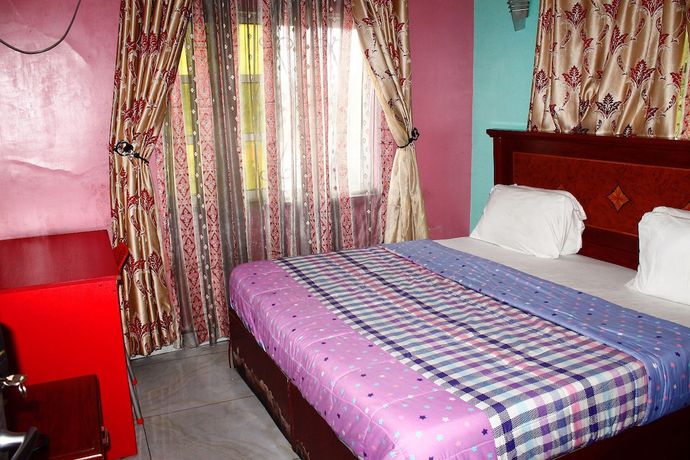 Imagen de la habitación del Hotel Row and Suites. Foto 12