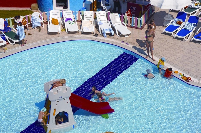 Imagen de la piscina del Hotel Rox Royal - All Inclusive. Foto 11