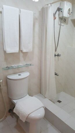 Imagen de la habitación del Hotel Roxas President's Inn. Foto 28