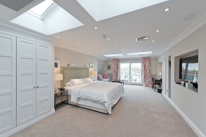 Imagen de la habitación del Hotel Roxford Lodge. Foto 16