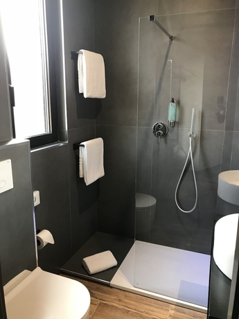 Imagen de la habitación del Hotel Roxy. Foto 17