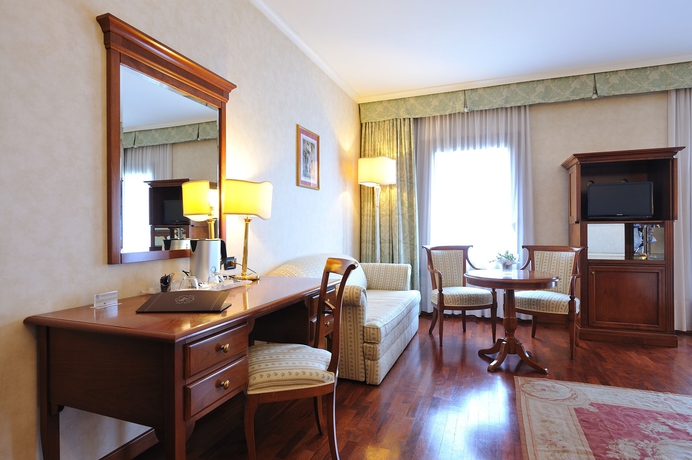 Imagen de los interiores del Hotel Roxy Plaza. Foto 10