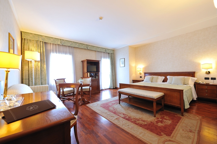 Imagen de la habitación del Hotel Roxy Plaza. Foto 7