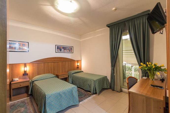 Imagen de la habitación del Hotel Roy, Cendon. Foto 2