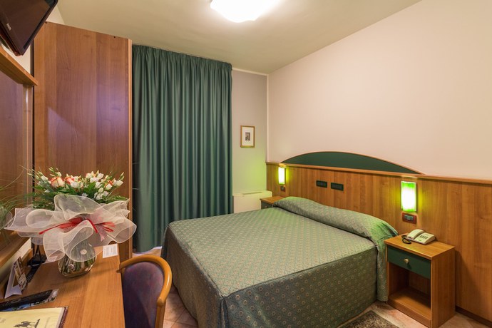 Imagen de la habitación del Hotel Roy, Cendon. Foto 3