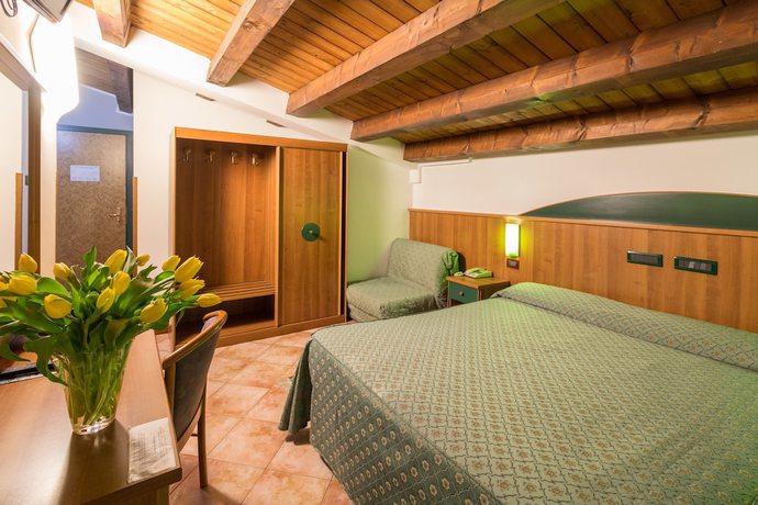 Imagen de la habitación del Hotel Roy, Cendon. Foto 9
