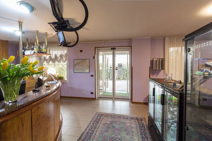 Imagen de los interiores del Hotel Roy, Cendon. Foto 19