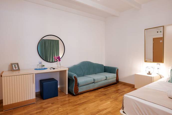 Imagen de la habitación del Hotel Royal 1967. Foto 18