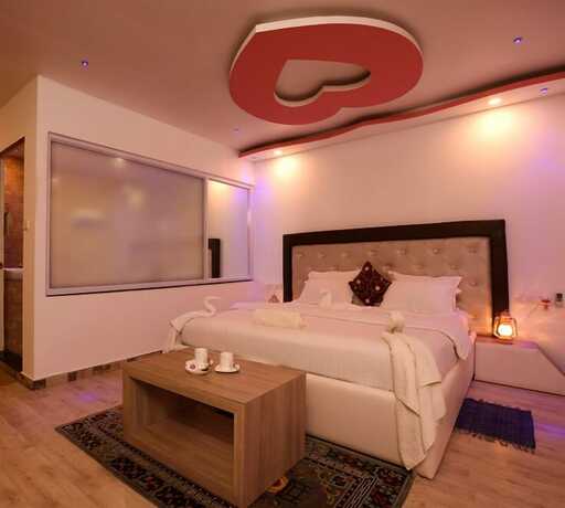 Imagen de la habitación del Hotel Royal Aarya Beach Resort. Foto 15