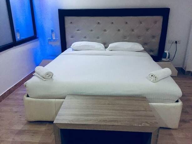 Imagen de la habitación del Hotel Royal Aarya Beach Resort. Foto 17