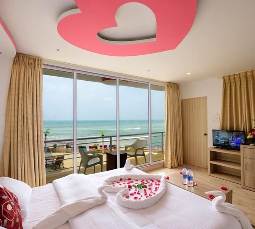 Imagen de la habitación del Hotel Royal Aarya Beach Resort. Foto 18