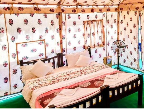 Imagen de la habitación del Hotel Royal Adventure Camp Sam. Foto 10