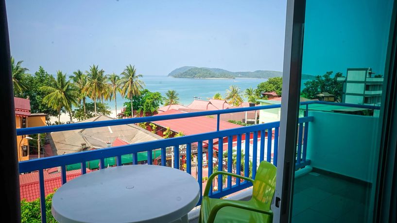 Imagen del bar/restaurante del Hotel Royal Agate Beach Resort. Foto 2