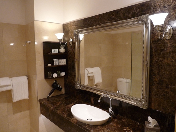 Imagen de la habitación del Hotel Royal Albert. Foto 2