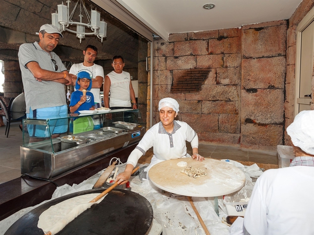 Imagen del bar/restaurante del Hotel Royal Alhambra Palace – All Inclusive. Foto 4