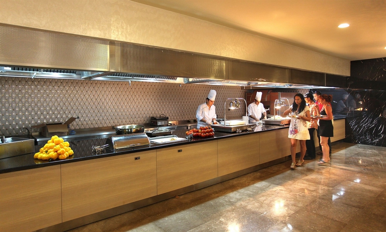 Imagen del bar/restaurante del Hotel Royal Alhambra Palace – All Inclusive. Foto 5