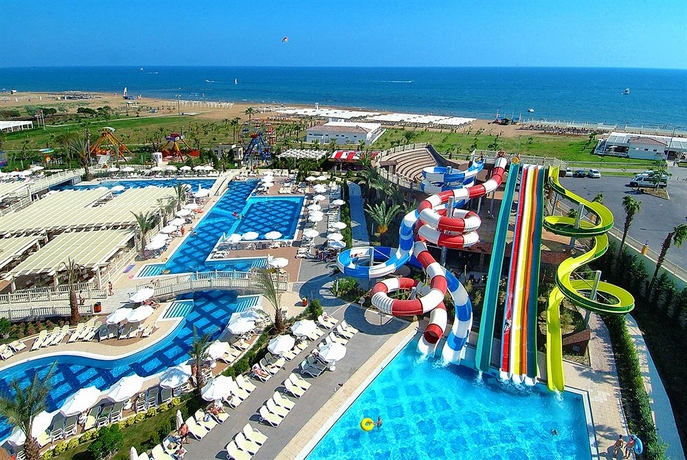 Imagen de la piscina del Hotel Royal Alhambra Palace – All Inclusive. Foto 7