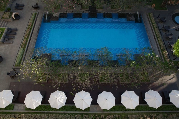 Imagen de la piscina del Hotel Royal Ambarrukmo Yogyakarta. Foto 16