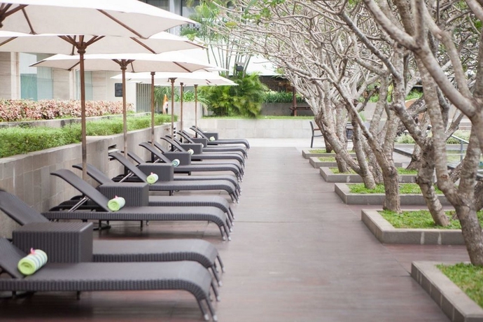 Imagen de los exteriores del Hotel Royal Ambarrukmo Yogyakarta. Foto 11